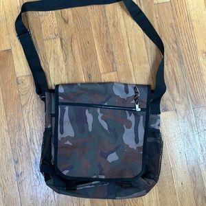 CAMOUFLAGE VYNIL MESSENGER CROSSBODY BAG, good condition no brand